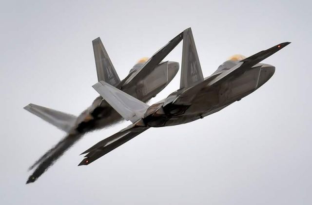 U.S. F-22s in formation flight