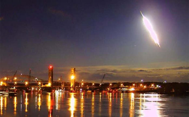 Bright Meteor soaring across U.S. Northeast (1)