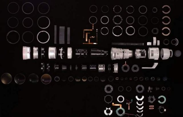 Inside the Canon EF200-400mm F4L IS USM Extender 1.4x lens