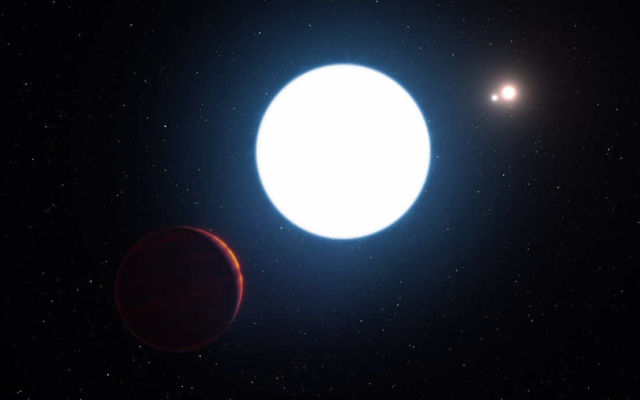 A Exoplanet with Three Suns (1)