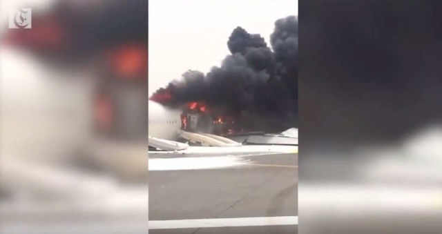 Boeing 777 crash landed in Dubai (1)