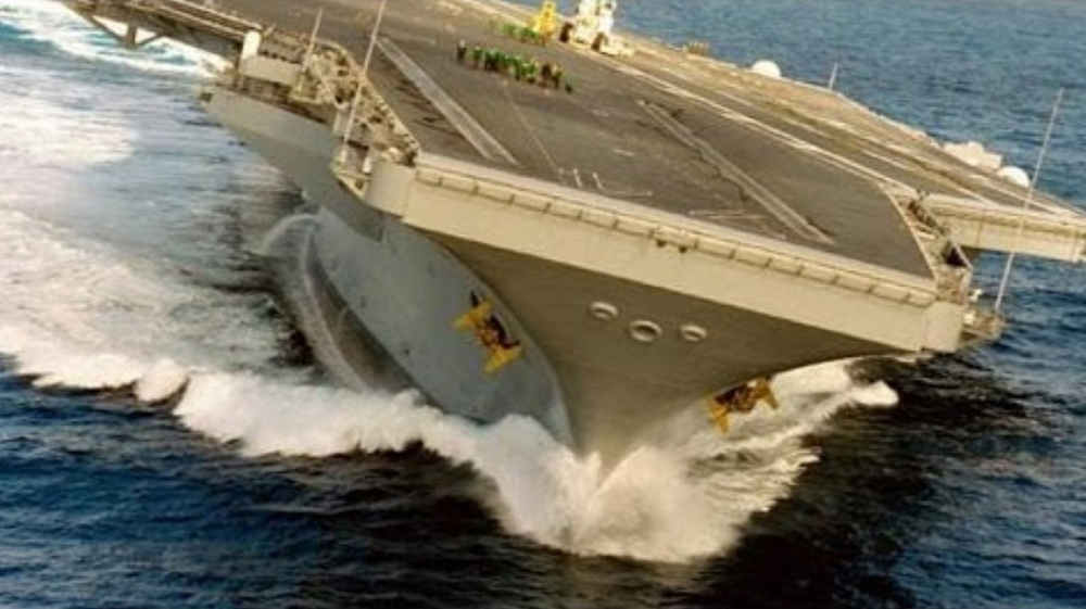 Extreme Rudder Test at an Aircraft carrier 2