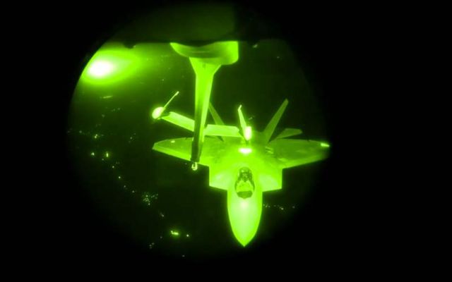 F-22 refueling during anti-ISIS missions 