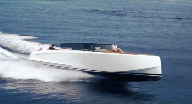 Vanquish VQ48 sports boat