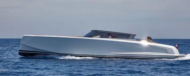 Vanquish VQ48 sports boat (2)