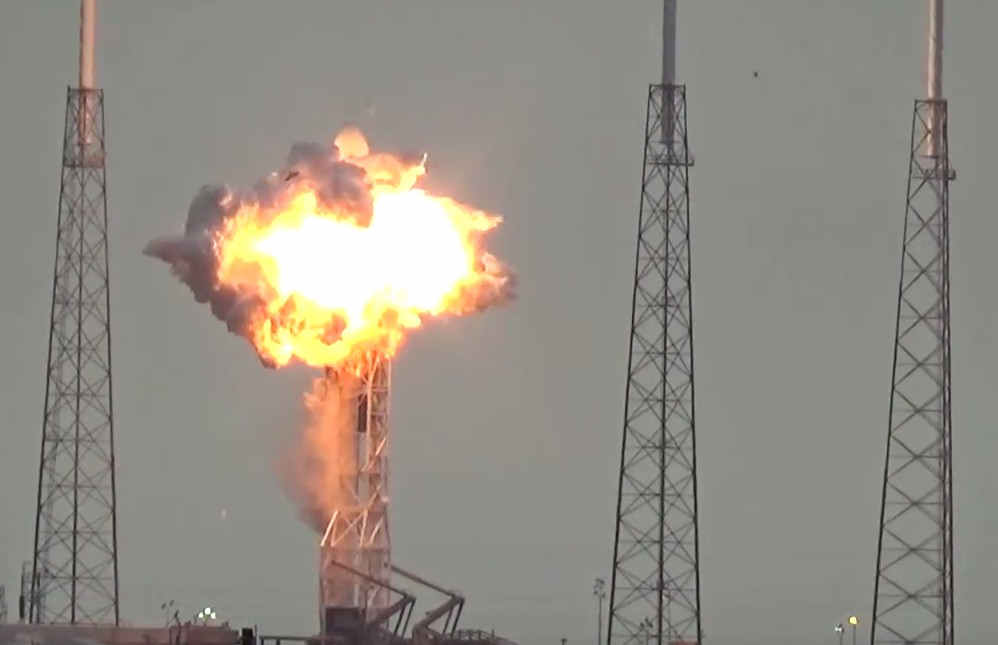 Falcon 9 rocket exploded at Cape Canaveral 1