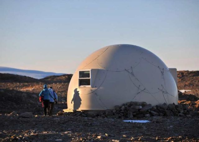 Luxury campsite in Antarctica (8)