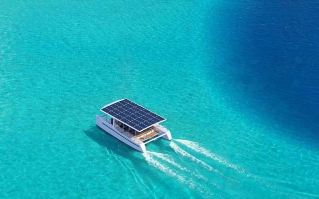 SoelCat Solar-powered motor boat (1)