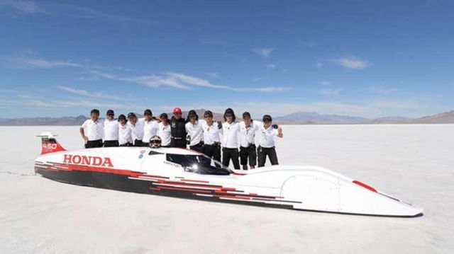 This three-cylinder Honda sets new record of 261.875 mph