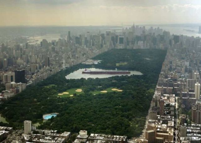 Seawise Giant which spanned 1,504 feet, placed in the main lake in New York's Central Park.