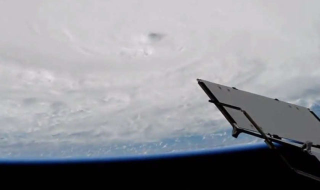 hurricane-matthew-from-the-space-station-1