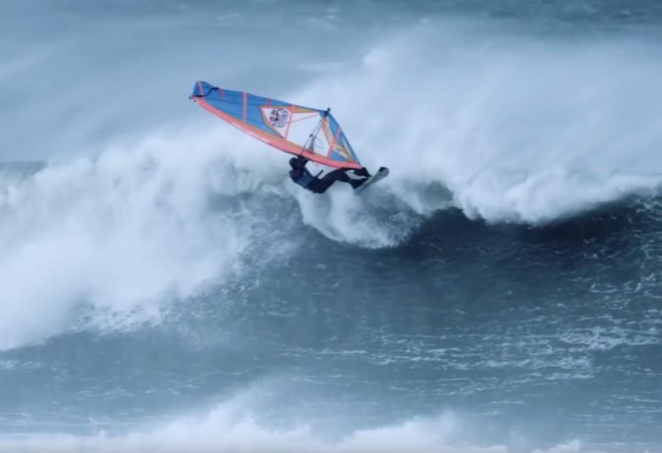 Windsurfing in Extreme Hurricane Conditions 1