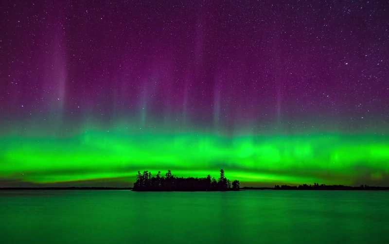 Breathtaking Northern Lights in a timelapse video 1