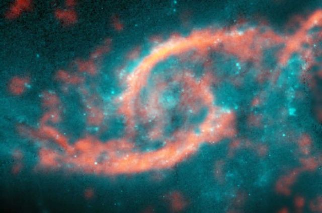 Dazzling Eye-shaped Feature in Galaxy