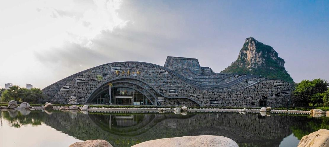 Liuzhou Suiseki Hall / TianJin University Research Institute (1)