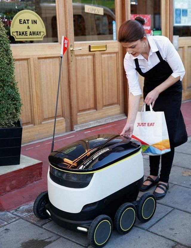 Just Eat takeaways with self-driving robot (2)