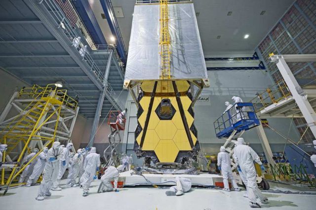 webb-space-telescope-clean-room-transporter-1a