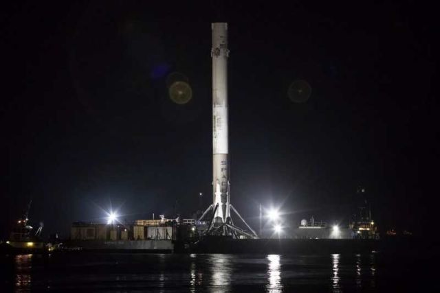 SpaceX unveils stunning images with its return (1)