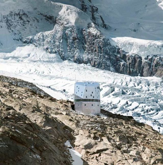 Monte Rosa Hut in Zermatt (4)