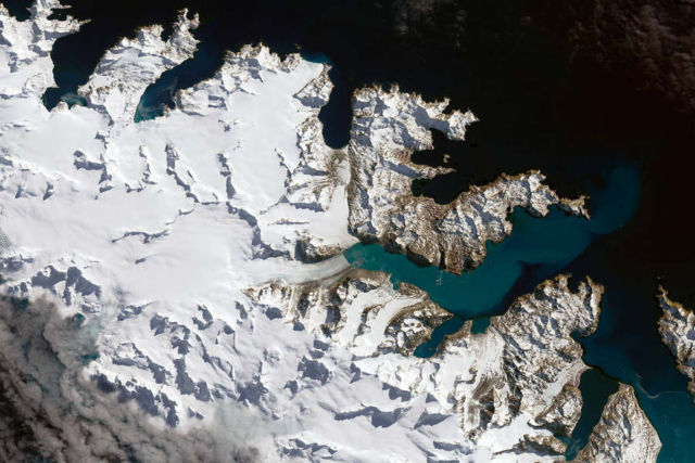 Glaciers Ebb on South Georgia Island