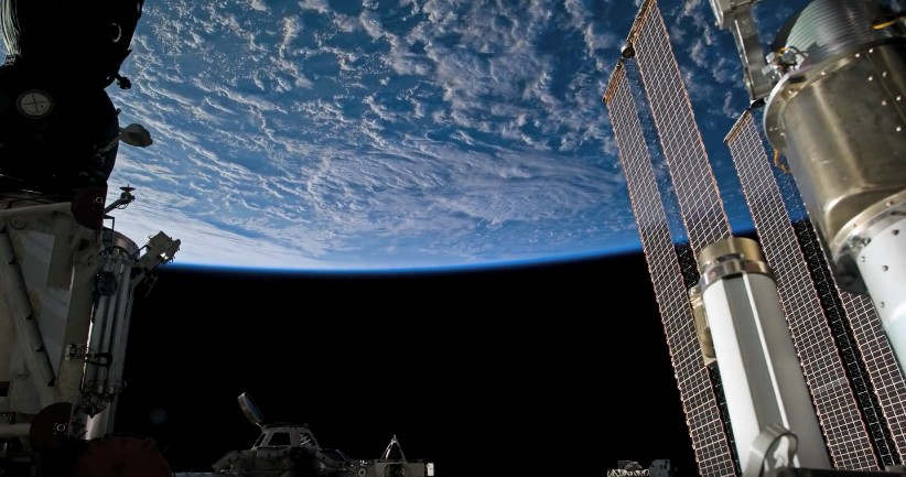 Nikon in Space - time-lapse