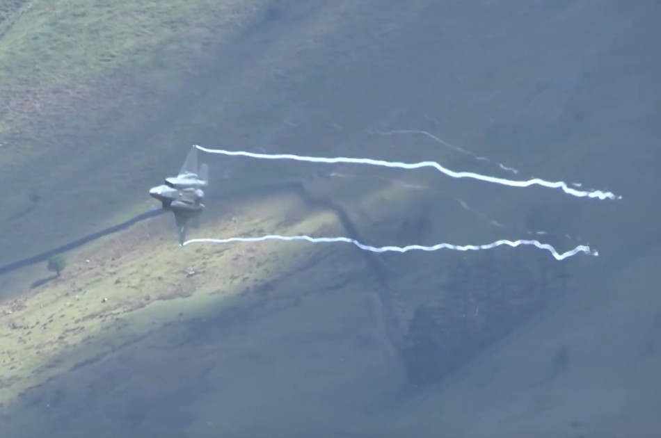 F35's Flying through the Mach Loop