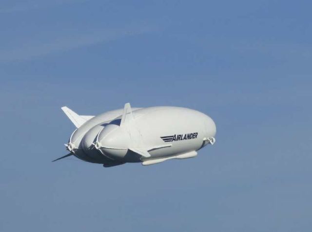 Hybrid part-plane, part-airship Airlander 10 (3)