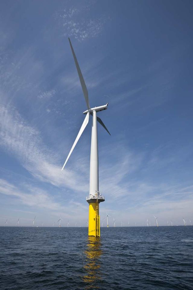 World's largest wind farm gets rolling near Liverpool (5)