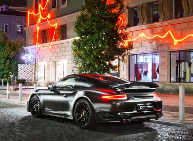 Porsche Dark Knight 911 Turbo S (3)