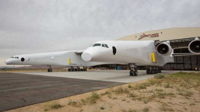 Stratolaunch - world’s Largest Airplane (4)