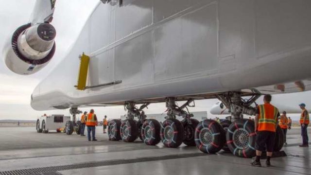 Stratolaunch - world’s Largest Airplane (2)