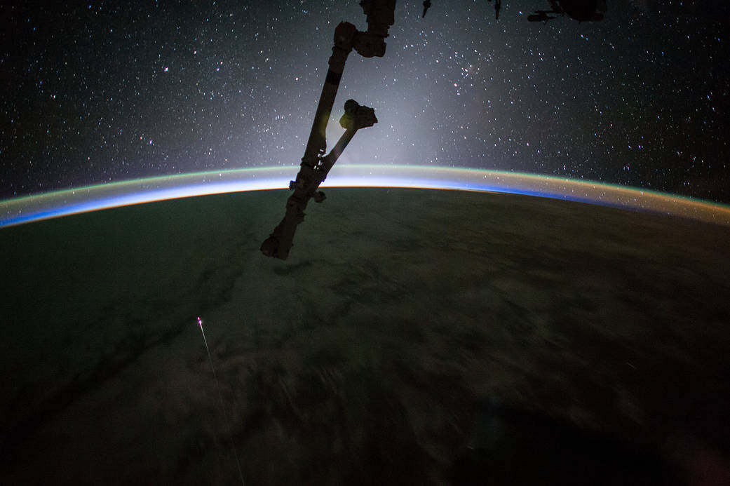 Dragon return captured from Space Station