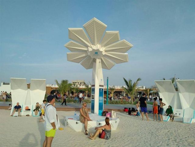 Solar Powered smart palm trees (3)