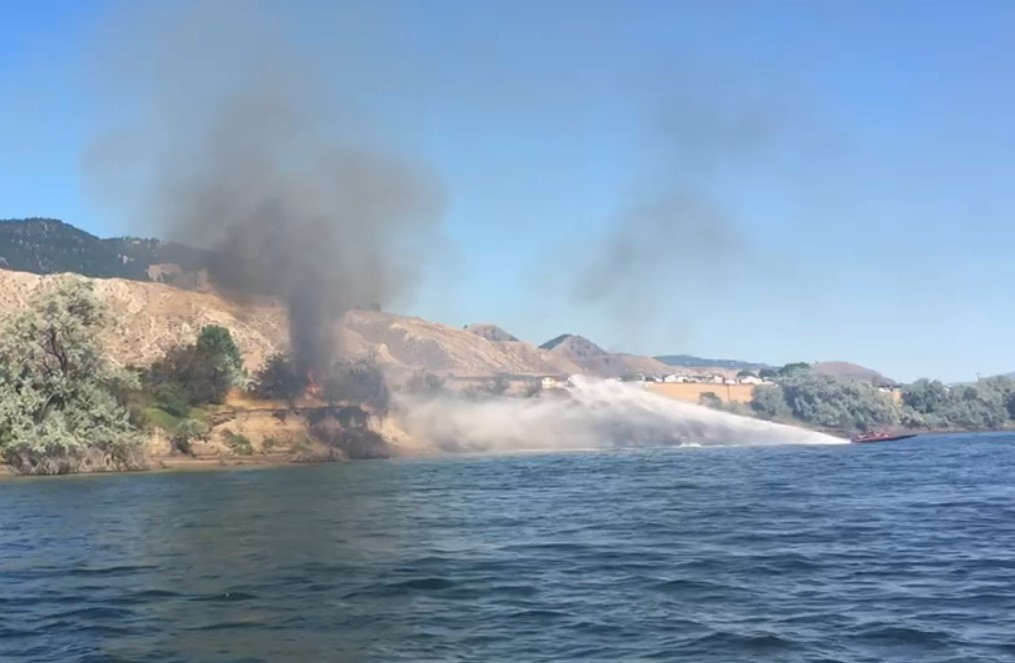 This is how a speedboat can extinguish a fire
