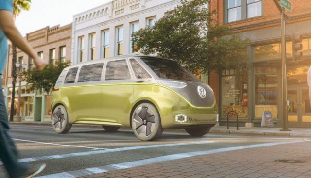 Volkswagen I.D. Buzz autonomous electric Kombi van (1)