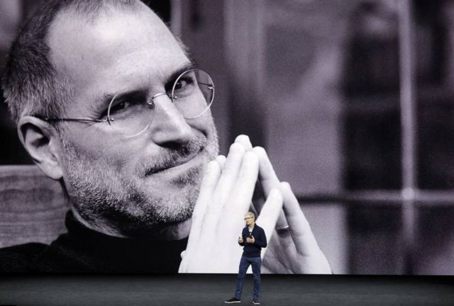 Apple Event 2017 into Steve Jobs Theater