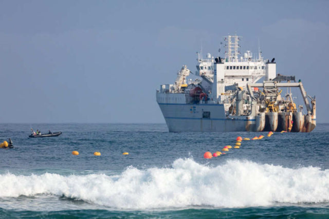 Highest-capacity transatlantic Data Cable completed