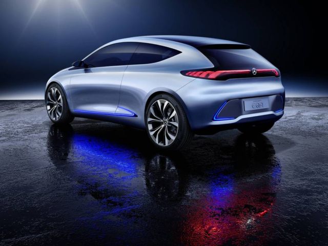 Mercedes-Benz Concept EQA (2)