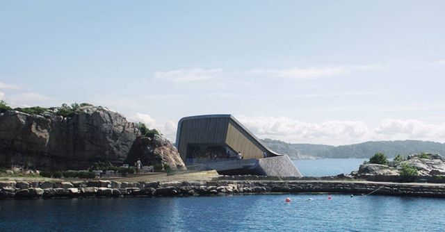 Europe's first Underwater Restaurant (3)