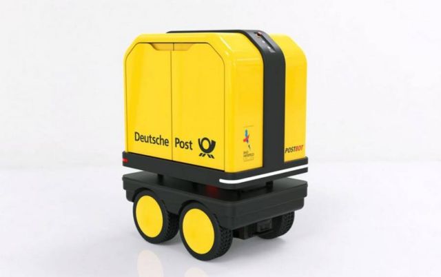 New delivery Robot helps Mail carriers