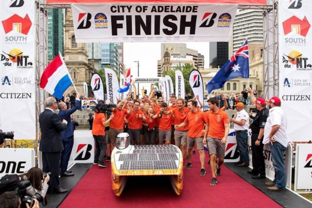 Nuon Solar Team World Champion Solar Car Racing winner (3)