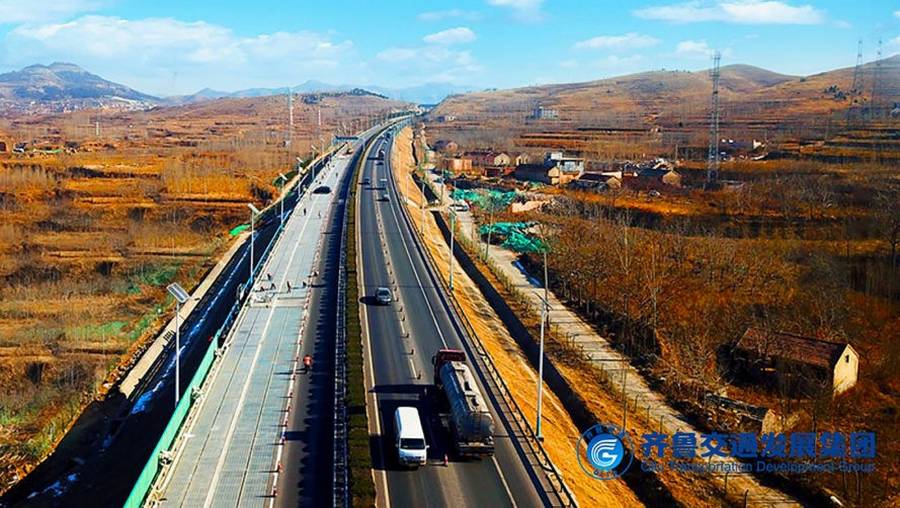 1 km Solar Road opens in China