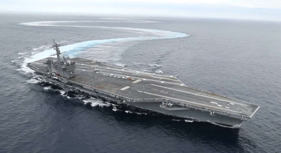 Amazing Aircraft Carrier High Speed Turns