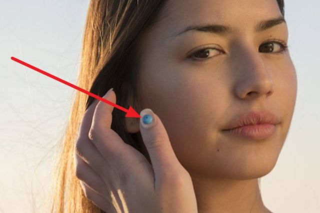L’Oréal tiny wearable electronic UV sensor