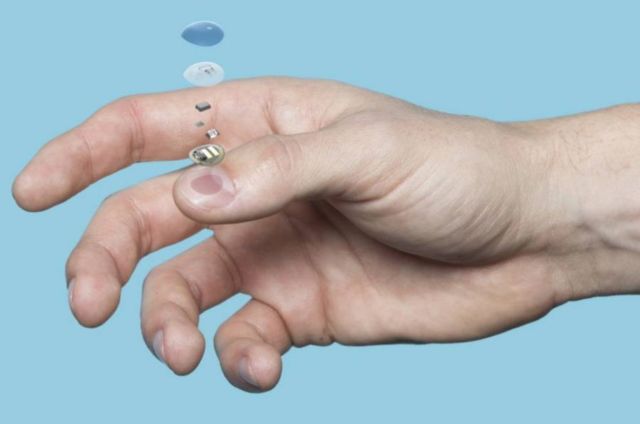 L’Oréal tiny wearable electronic UV sensor (2)