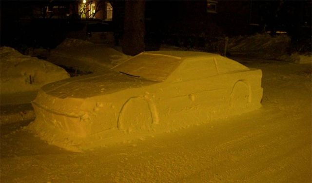 Snow car in street confuses Police (2)