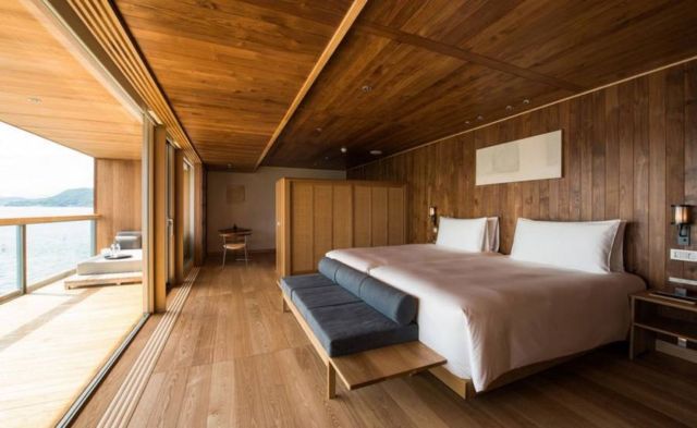 Guntu Luxury Japanese Floating Hotel (7)