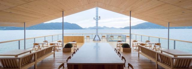 Guntu Luxury Japanese Floating Hotel (6)