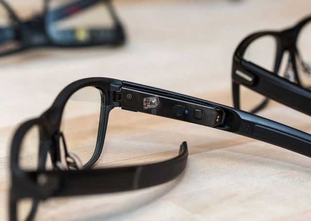 Smart Glasses that looks like a regular one