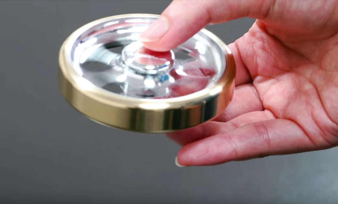 Longest duration spinning on one hand